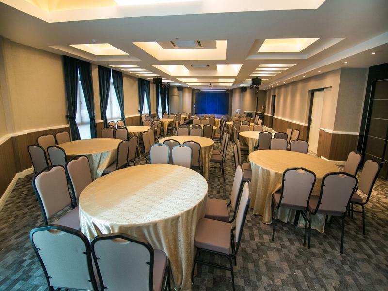 Hotel Indra - Boutique 3*